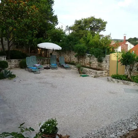 Mare E Monti Apartment *
