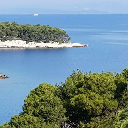 Mare E Monti Apartment *