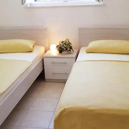 Mare E Monti Apartment