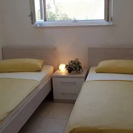 Mare E Monti Apartment *